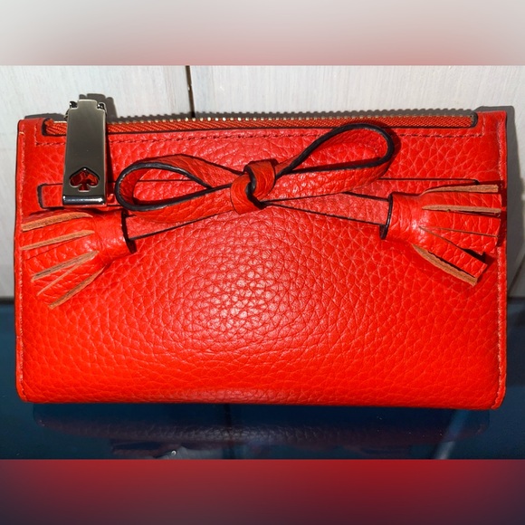 Kate Spade ♠️ Hayer Tassel Bow Small Pebble Leather Wallet Tamarillo Orange NWT - Picture 2 of 6